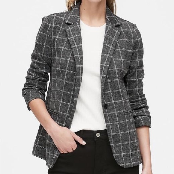 unstructured knit blazer